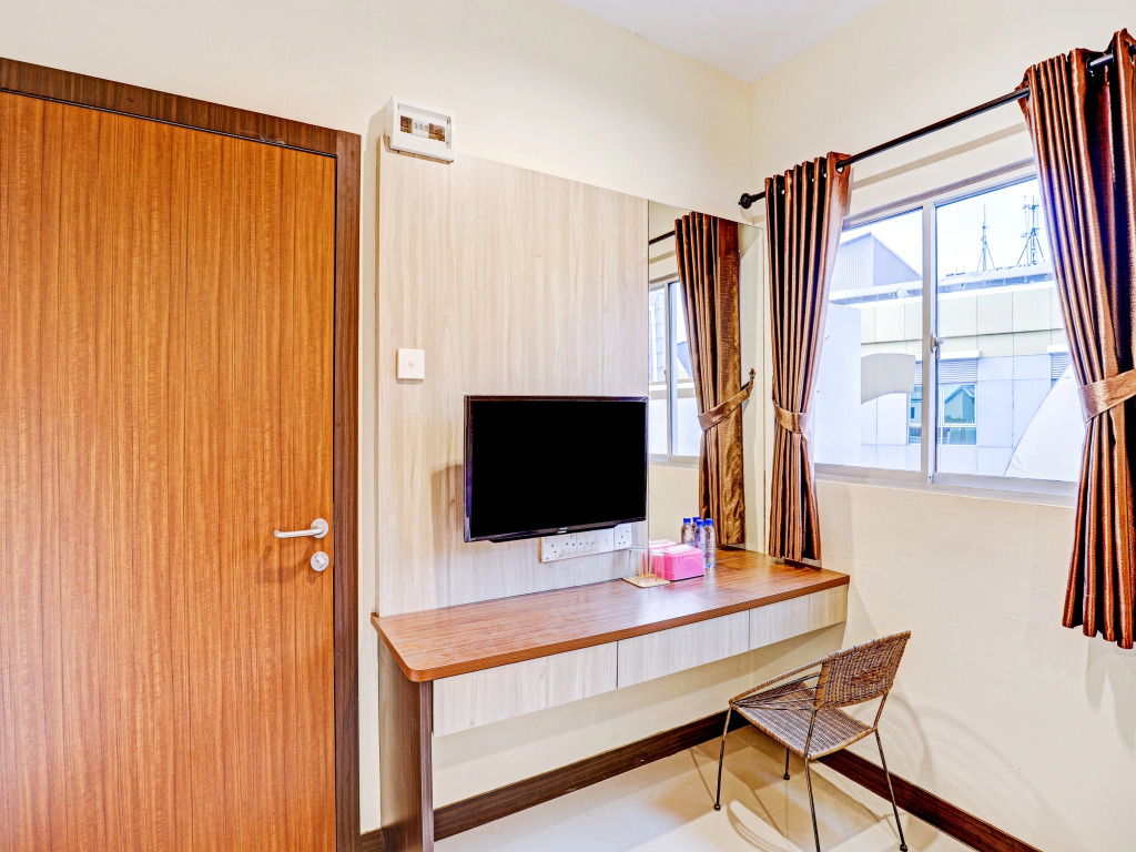 Hotel Five Star 2 by OYO Rooms