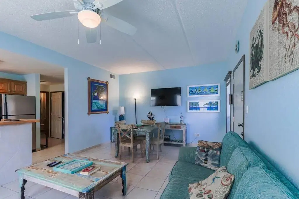 Steps To The Beach/Pet Friendly
