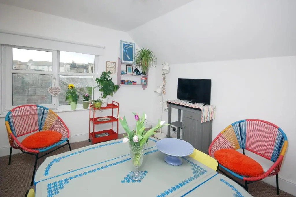 Enjoy Ventnor 2, Pier Street, Wightlink offer