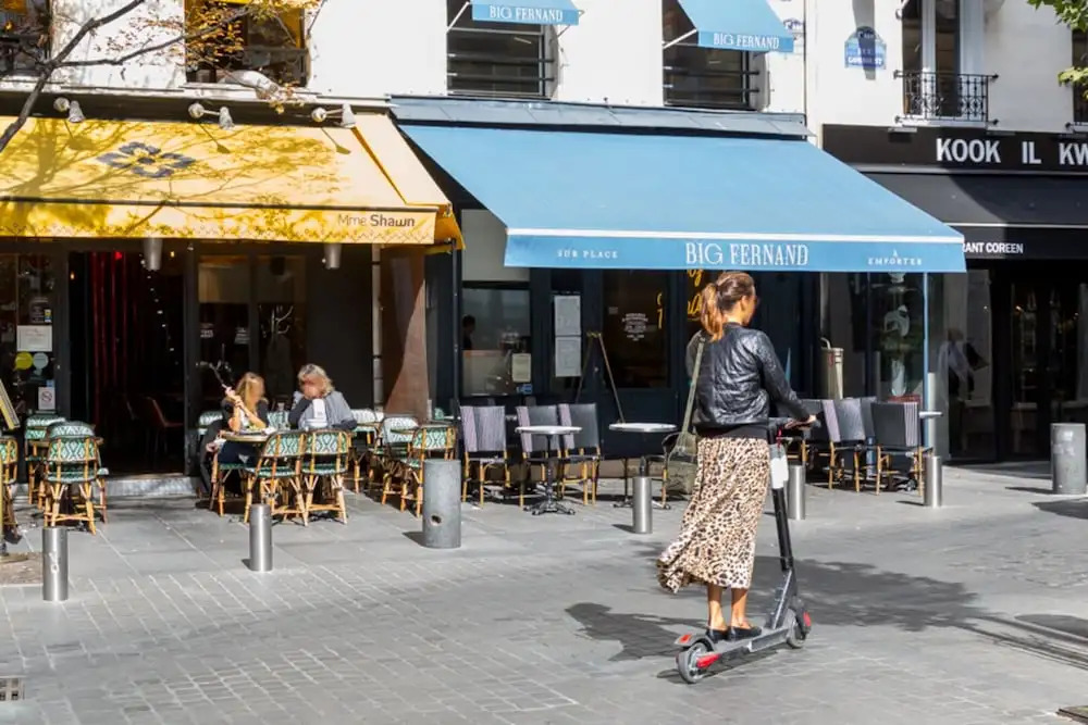 Cool Minimalism by the Palais-royal