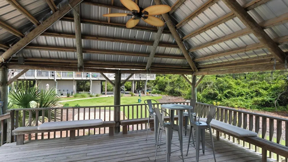 2 Minutes To The Beach & Dog Friendly - Sleeps 4