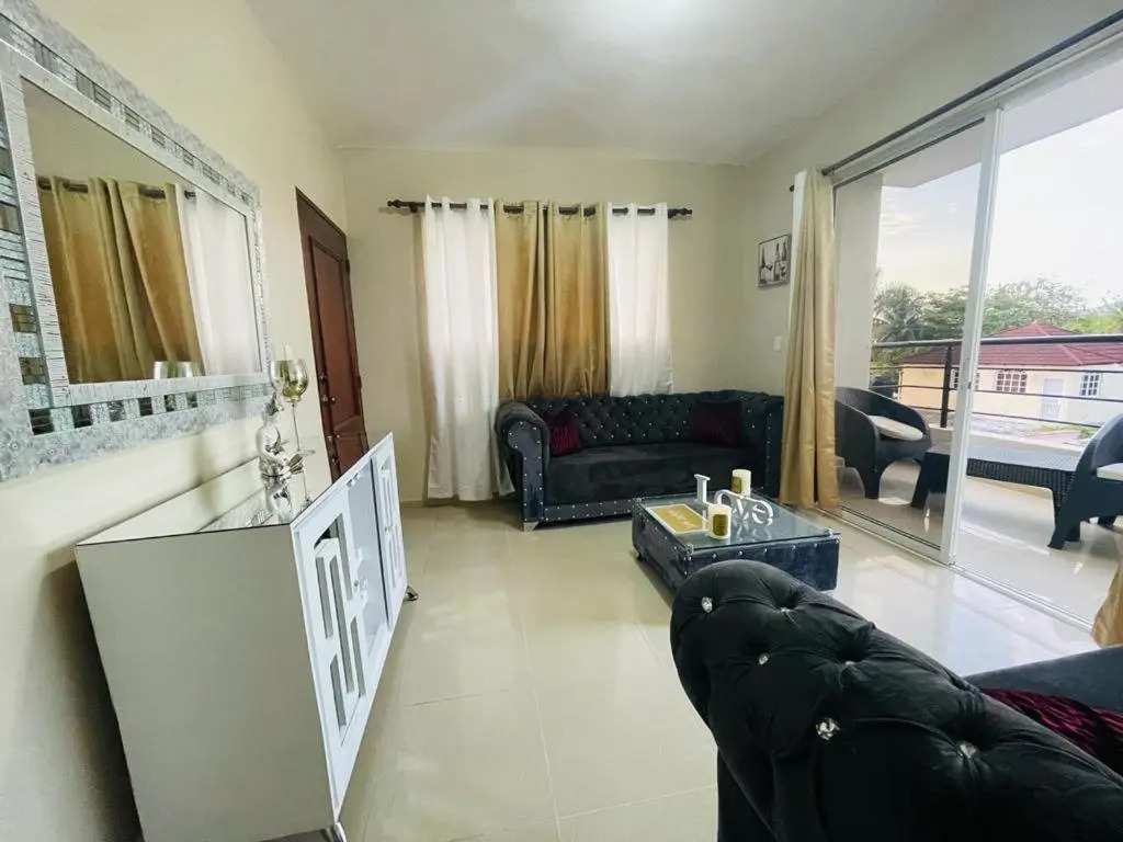 Condo 3 Bd Apt, Internet,2 Parqueo,lavadora,ac