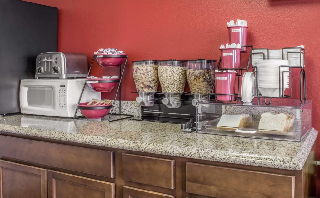 Spencer Inn & Suites
