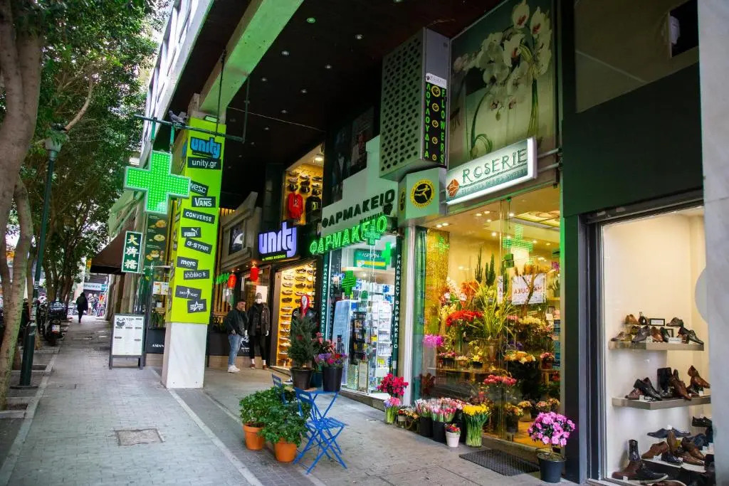 Athens Best location, 6 Ermou street, Syntagma square