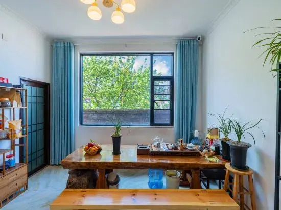 Banshan Du Guesthouse (Dali Ancient City March Street Branch)