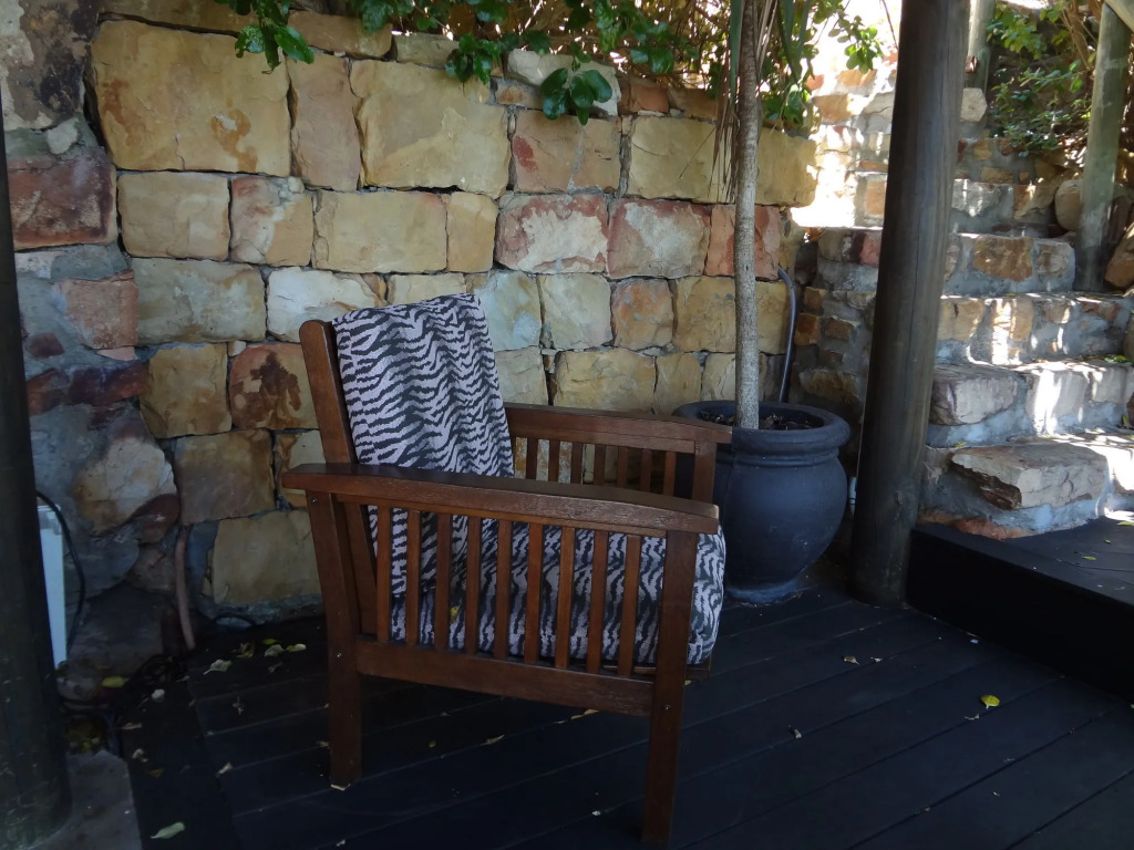 African Violet Guest Suites