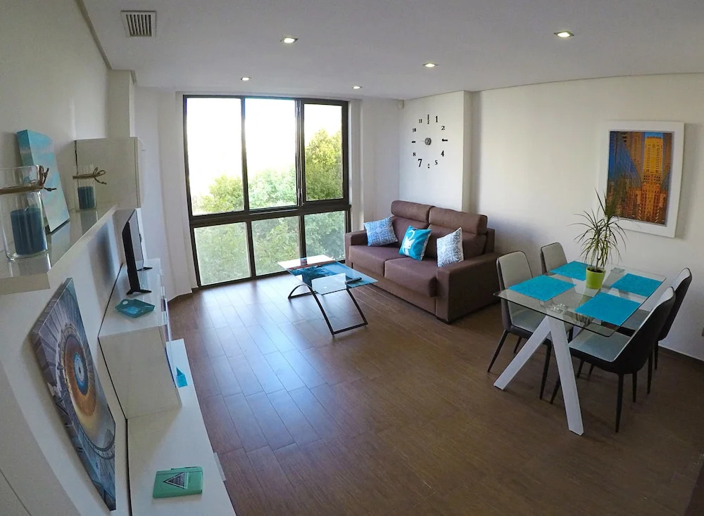 Gran Bulevar Apartment by JITKey