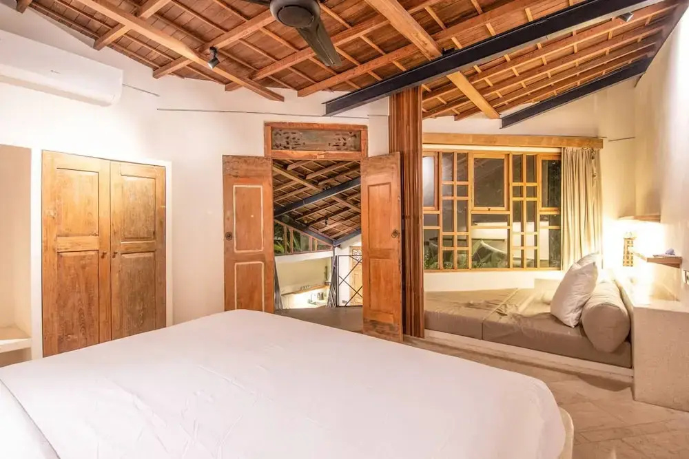 BA Villa 7 2BR Villa Art Dec Contemporary 2-br Art Deco Villa 800m to the Bea