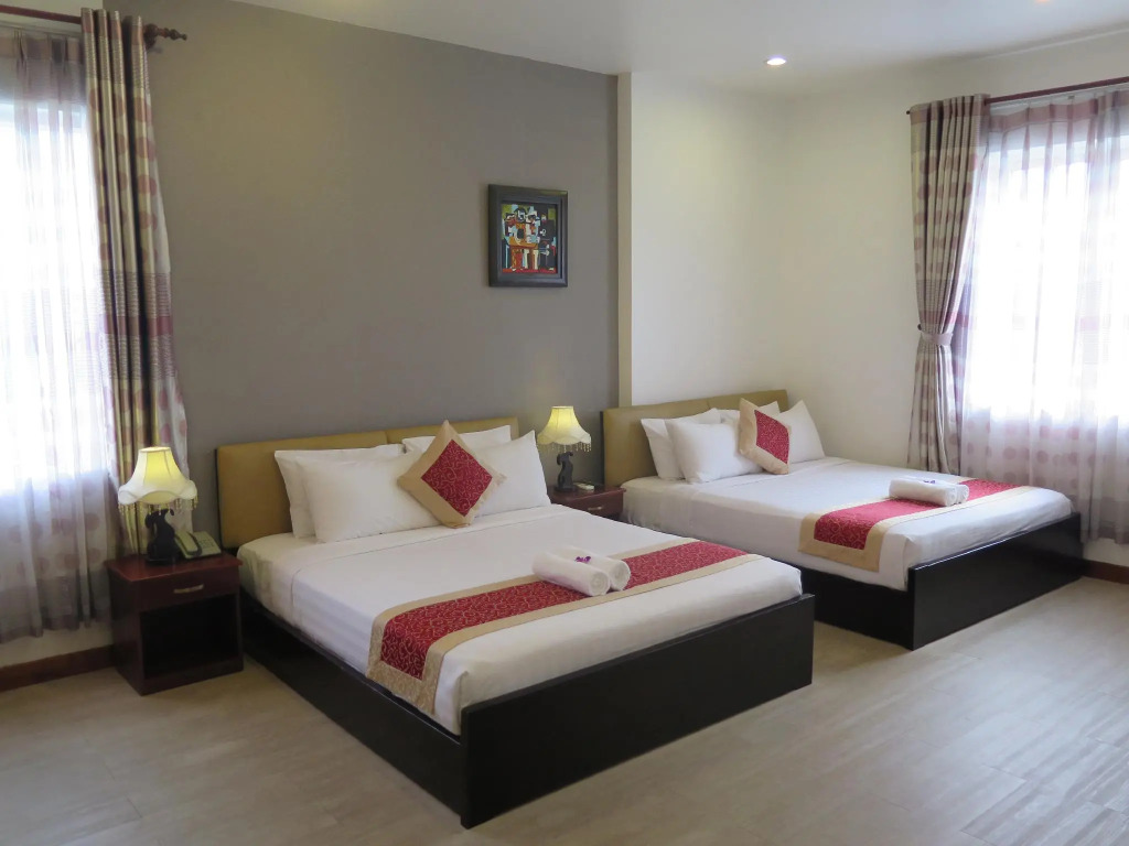 Sunflowers Hotel