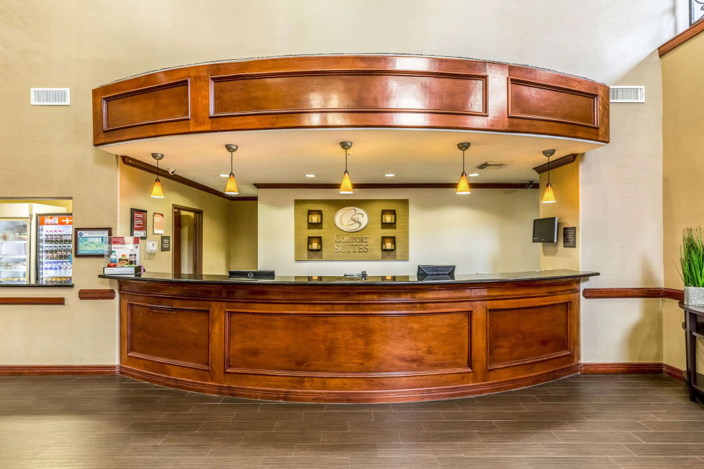 Comfort Suites Galveston Cruise Port Area - Beachside
