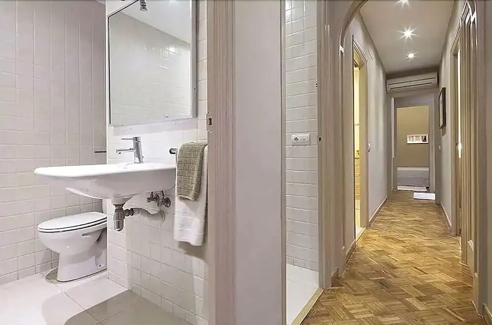 Bhm1-050 Chic And Spacious Apartment