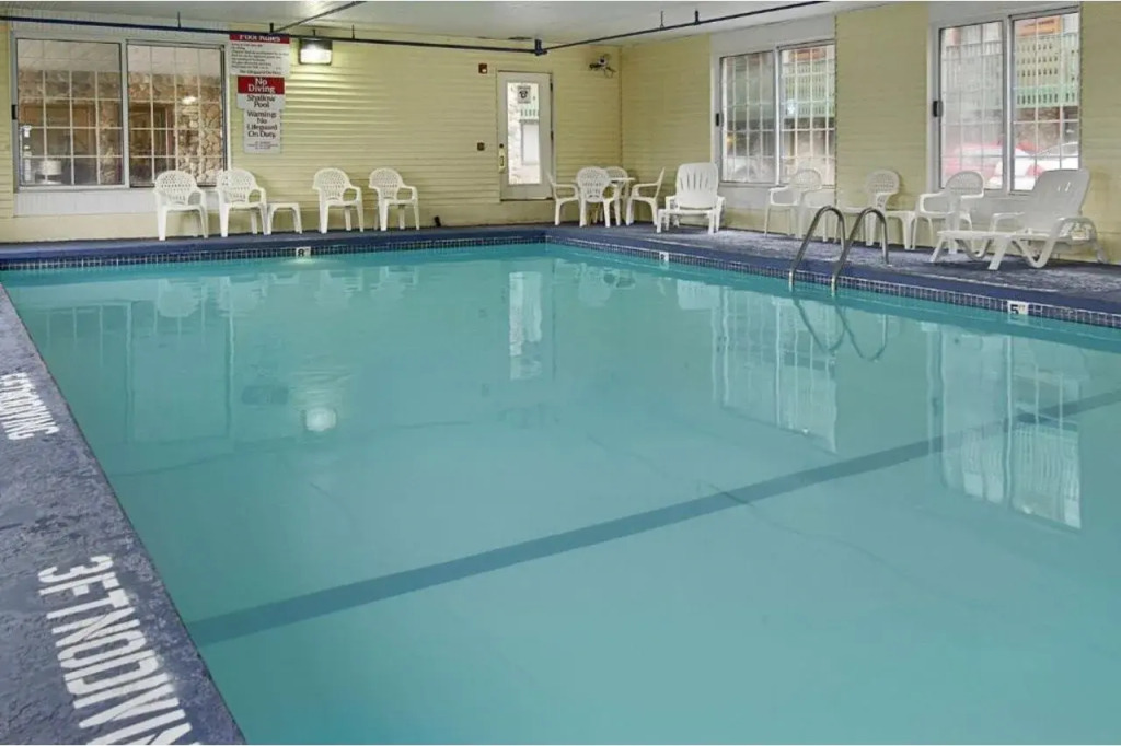 Days Inn by Wyndham Mackinaw City - Bridgeview Area