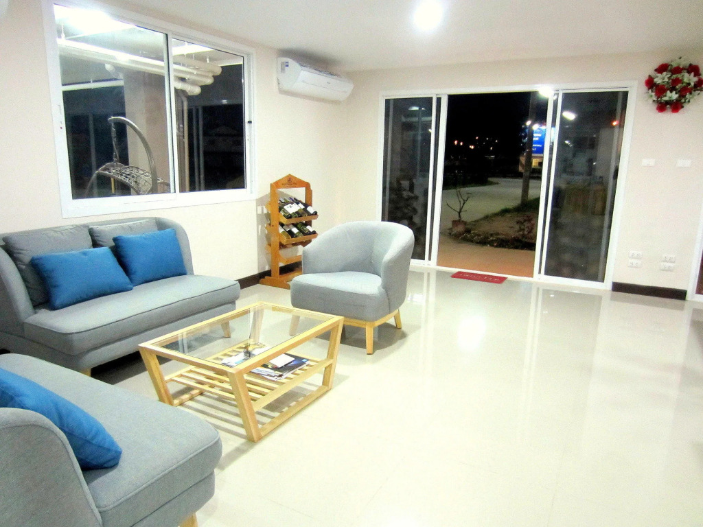 Life Grand Hotel