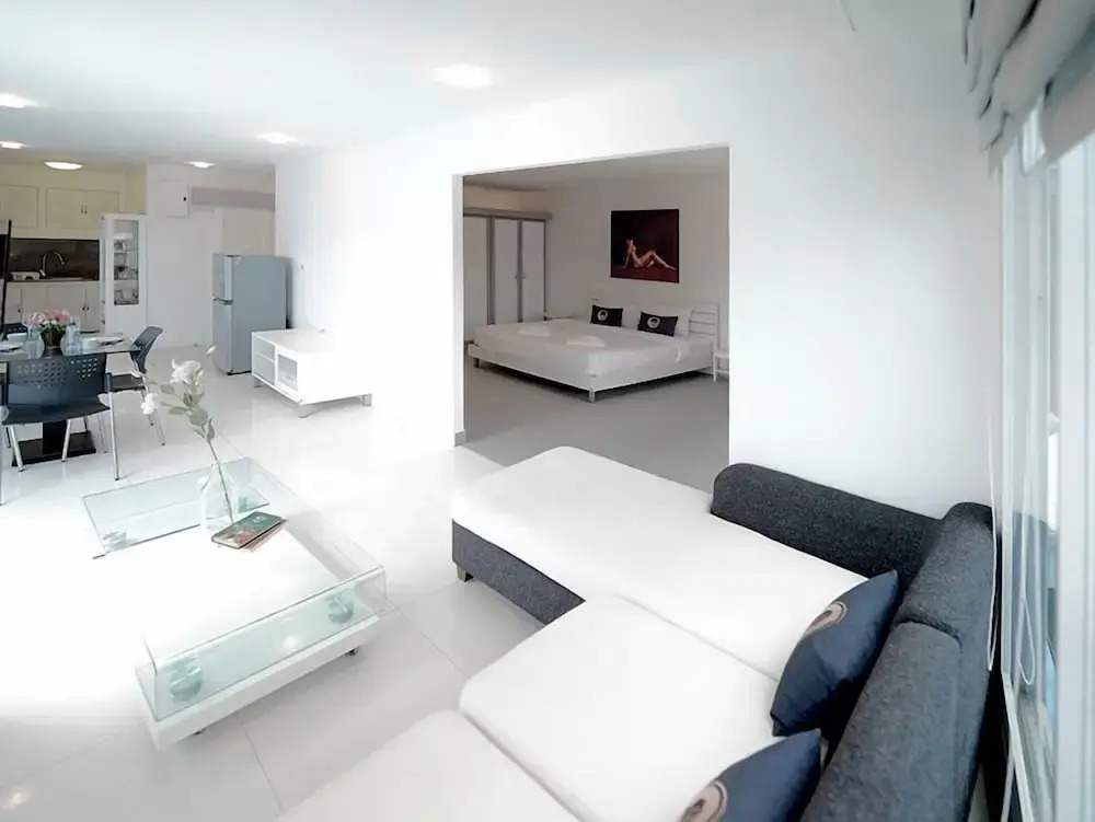 Roomquest Utopia Kata and Residence