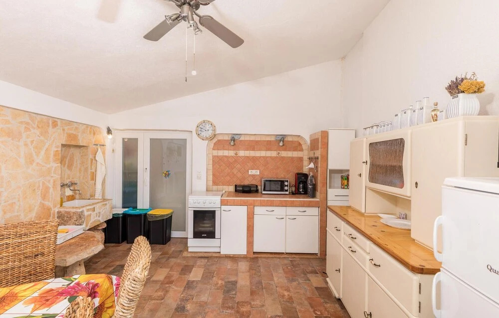 Four-Bedroom Holiday Home In Vodnjan