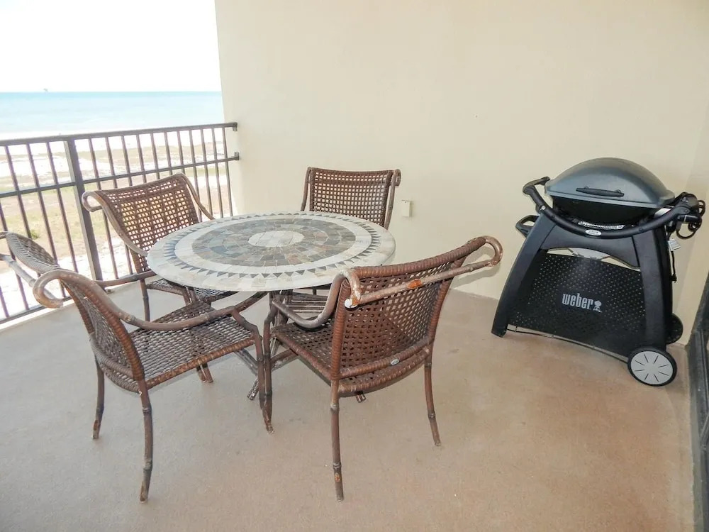714 Holiday Isle 714 - Shangri La 3 Bedroom Condo