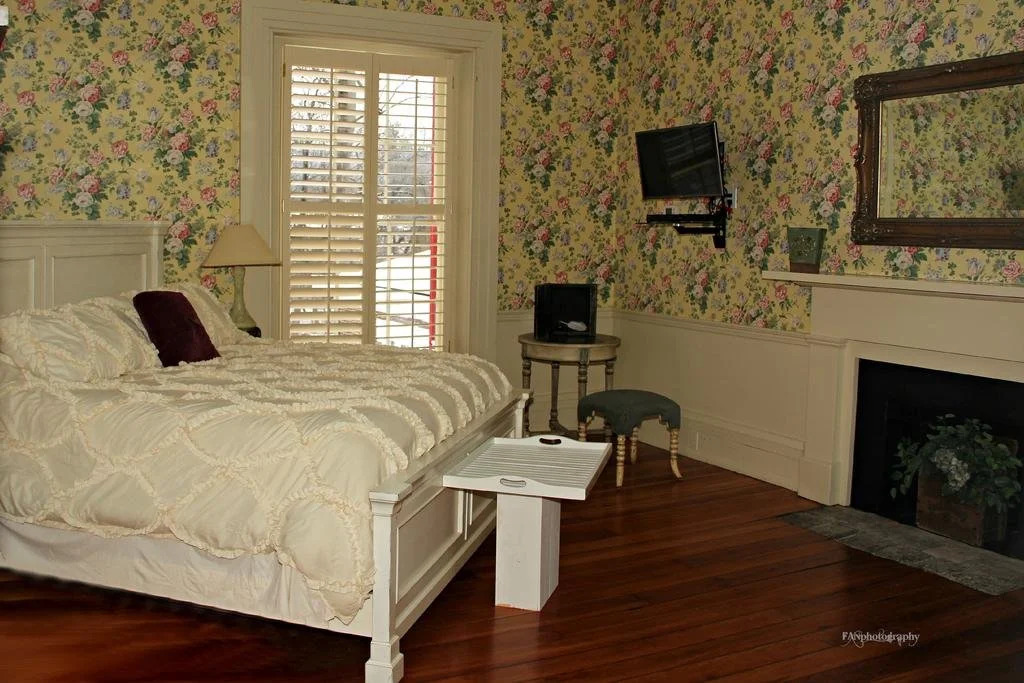 Early Inn at the Grove
