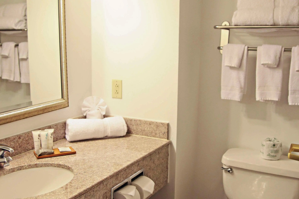Country Inn & Suites by Radisson, Frackville , PA