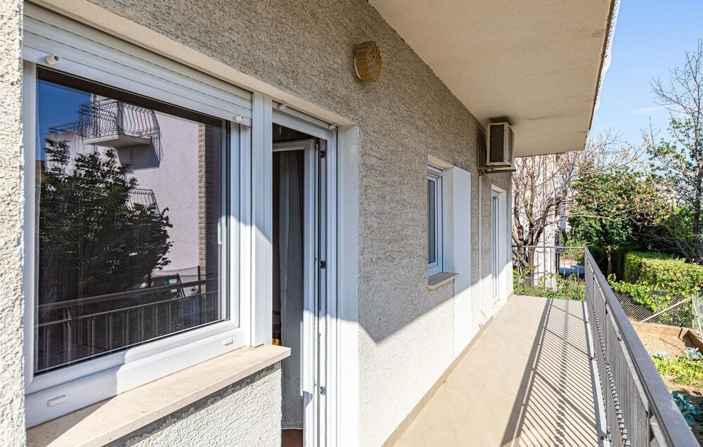 Stunning Apartment in Kastel Kambelovac With 3 Bedrooms and Wifi