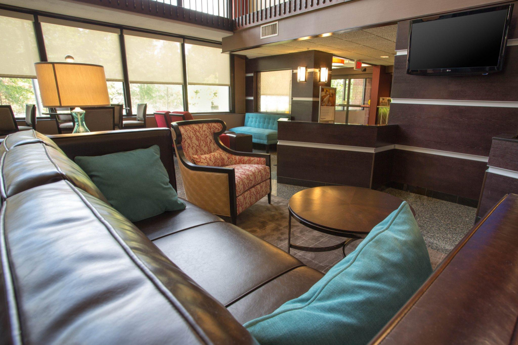 Heritage Inn & Suites The Woodlands, Trademark by Wyndham