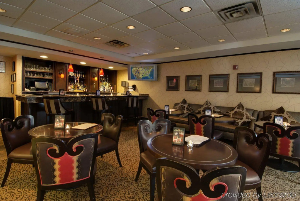 DoubleTree by Hilton Dallas Market Center