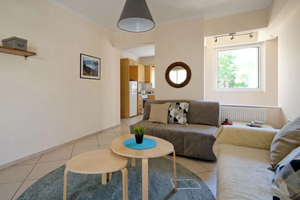 Brand new family apartment in Athens/dafni,100m from metro station, sleeps 4