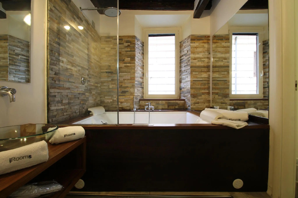 iRooms - Spanish Steps