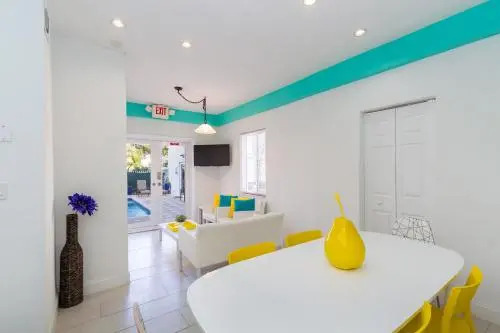 Villa Colors of South Beach