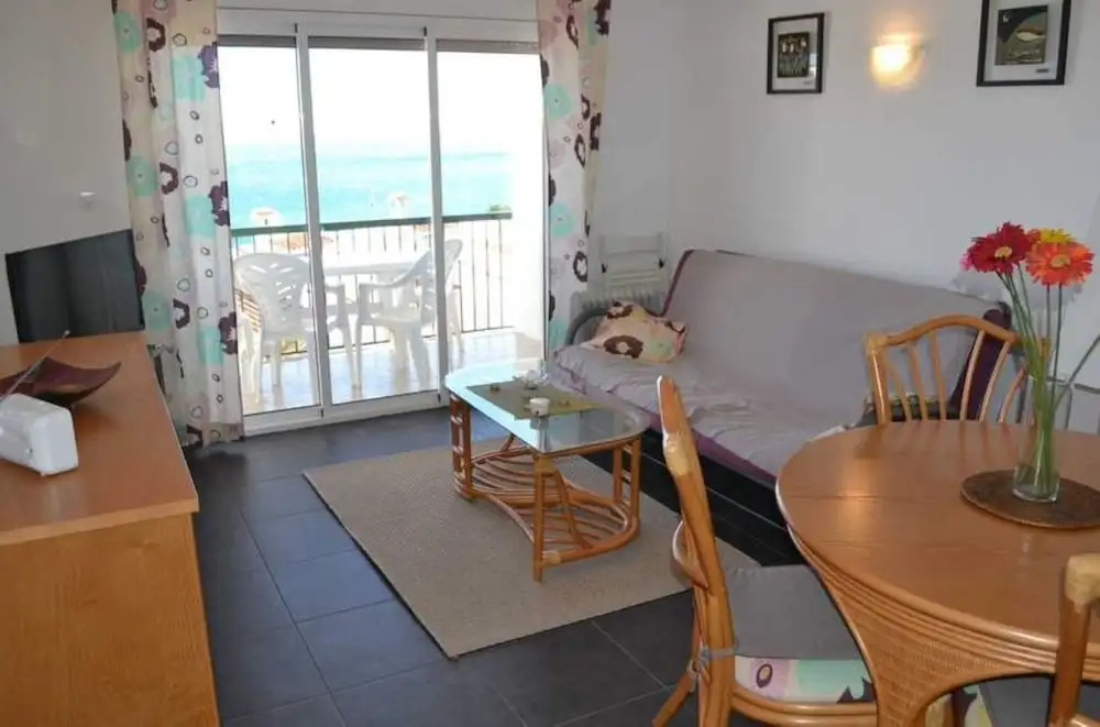 106314 - Apartment in Llança