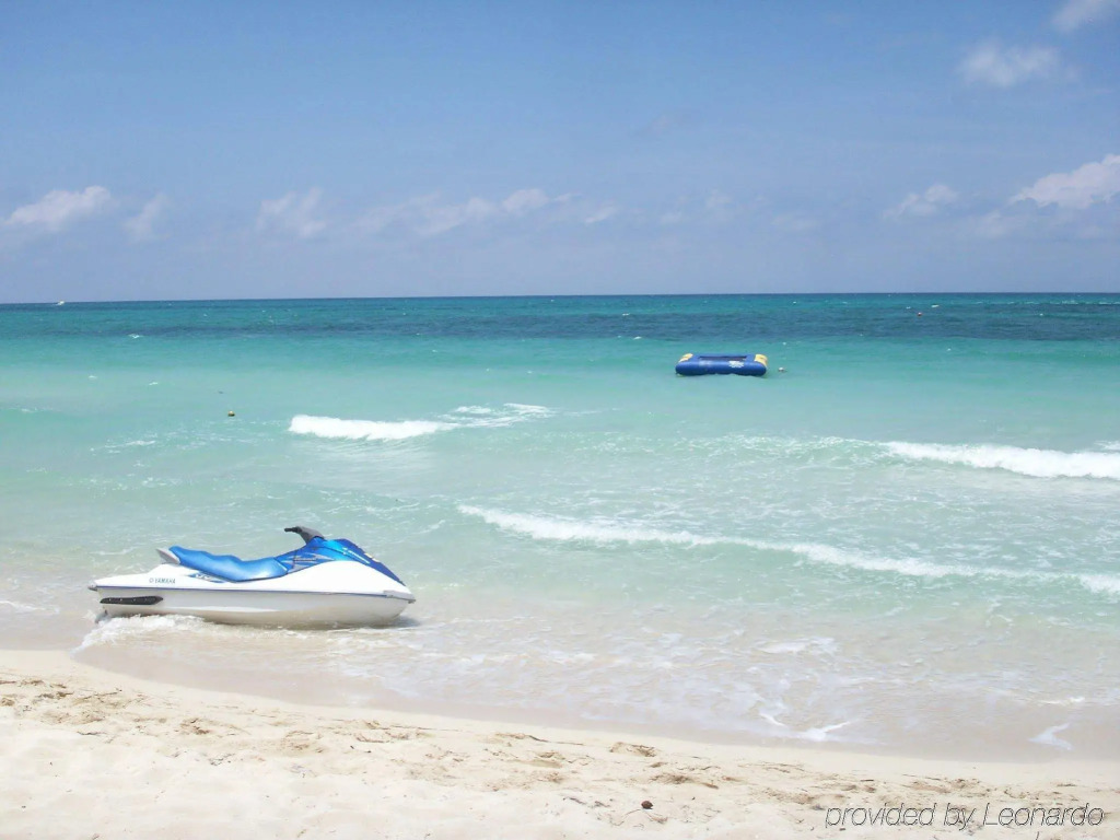 Coral Seas Beach Resort