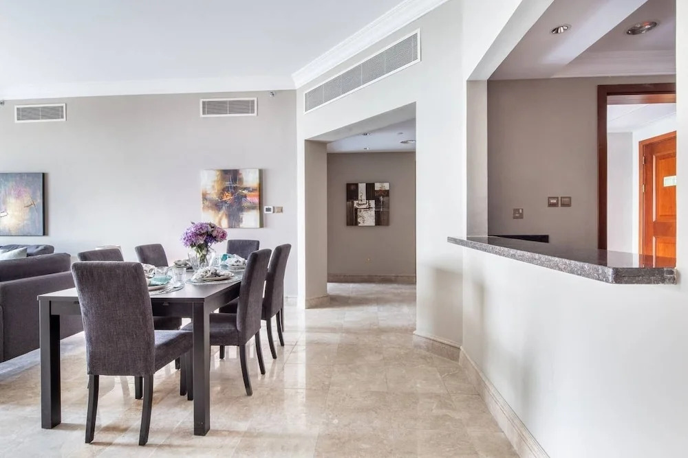 Luxury 2BR Apt Beach Club Full Sea View