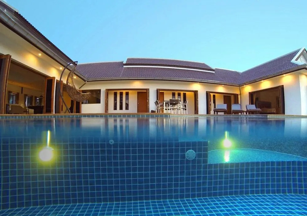 Villa E