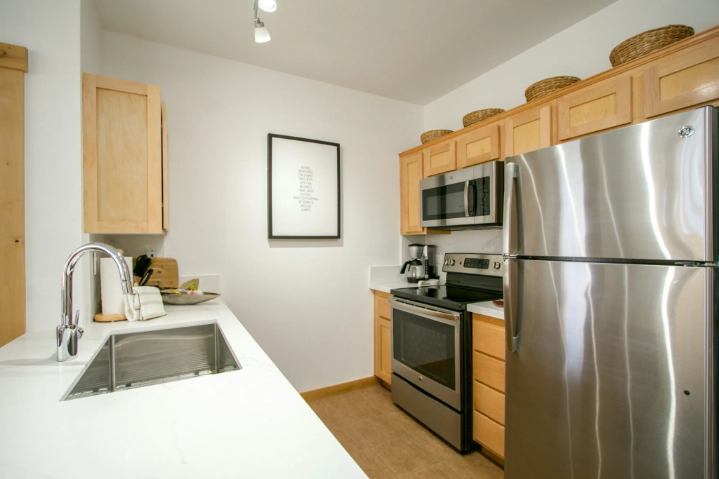 Sunstone #109 Condo