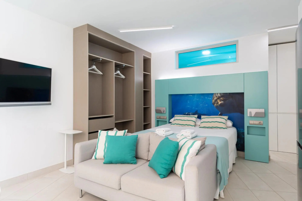 Edison Building 404 By CanariasGetaway