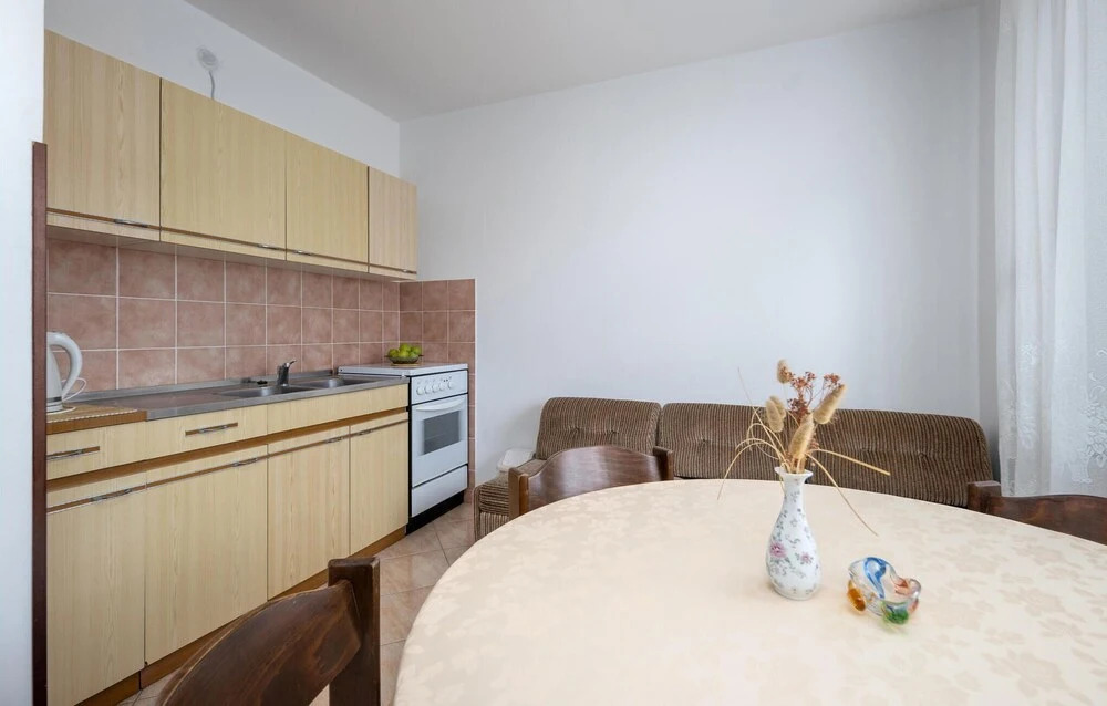 Awesome Apartment in Jadranovo With 2 Bedrooms
