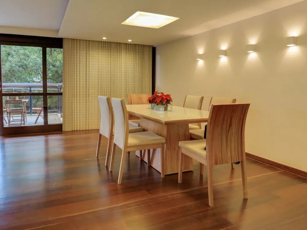 LinkHouse Amazing Spacious