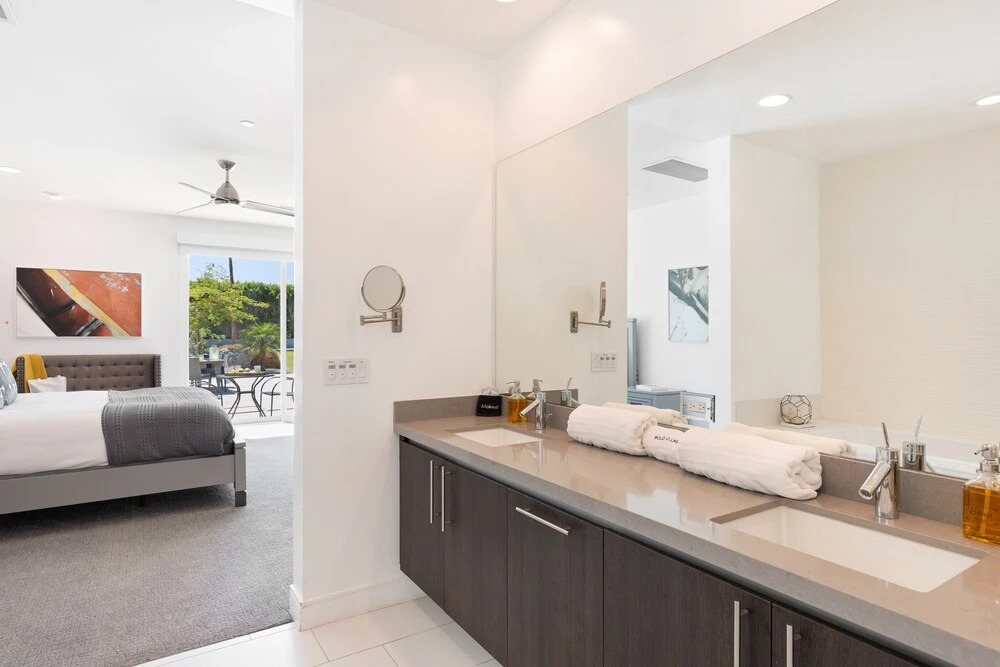 Polo Villa 3 by Avantstay Features Expansive Putting Green Pool Spa Outdoor Firepit 260328 6 Bedrooms
