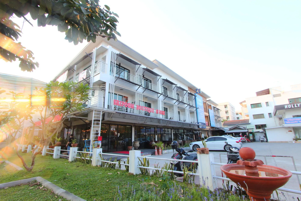 Sripoom Boutique House