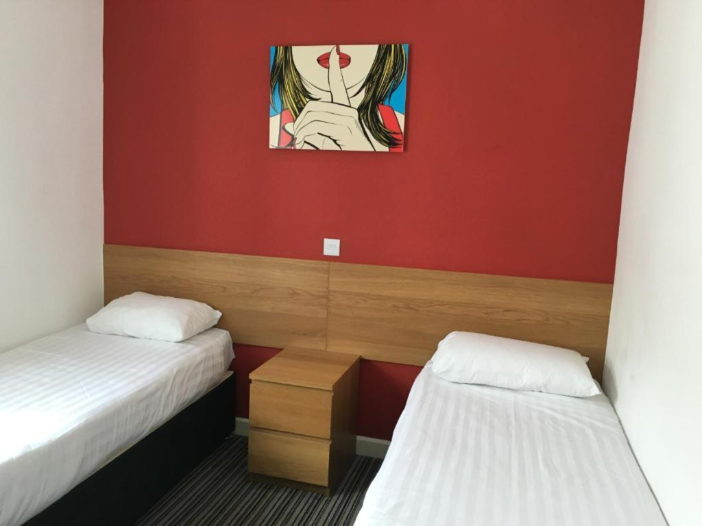 OYO Wave Crest Hotel