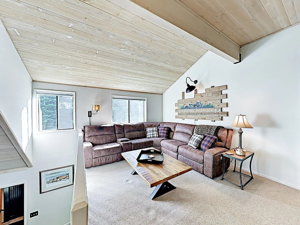 New Listing! Modern W/ Pool & Private Garage 4 Bedroom Home