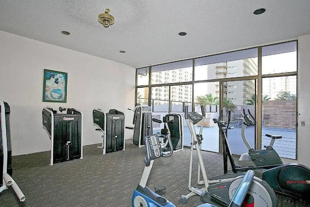 Royal Kuhio Penthouse With Ocean View on 35th Floor