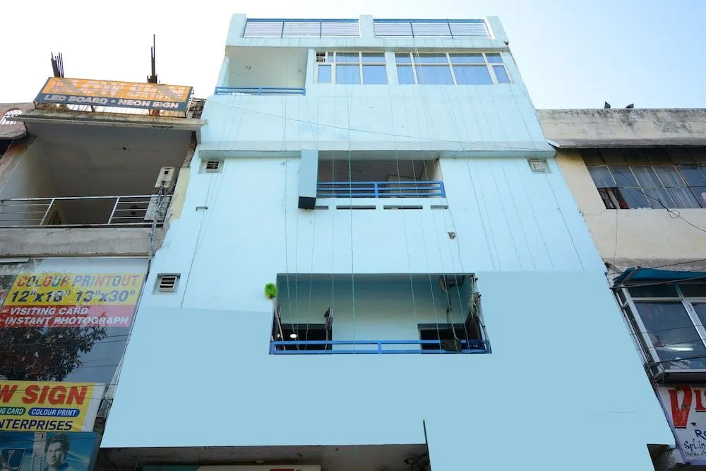 OYO 17133 Hotel Anmol