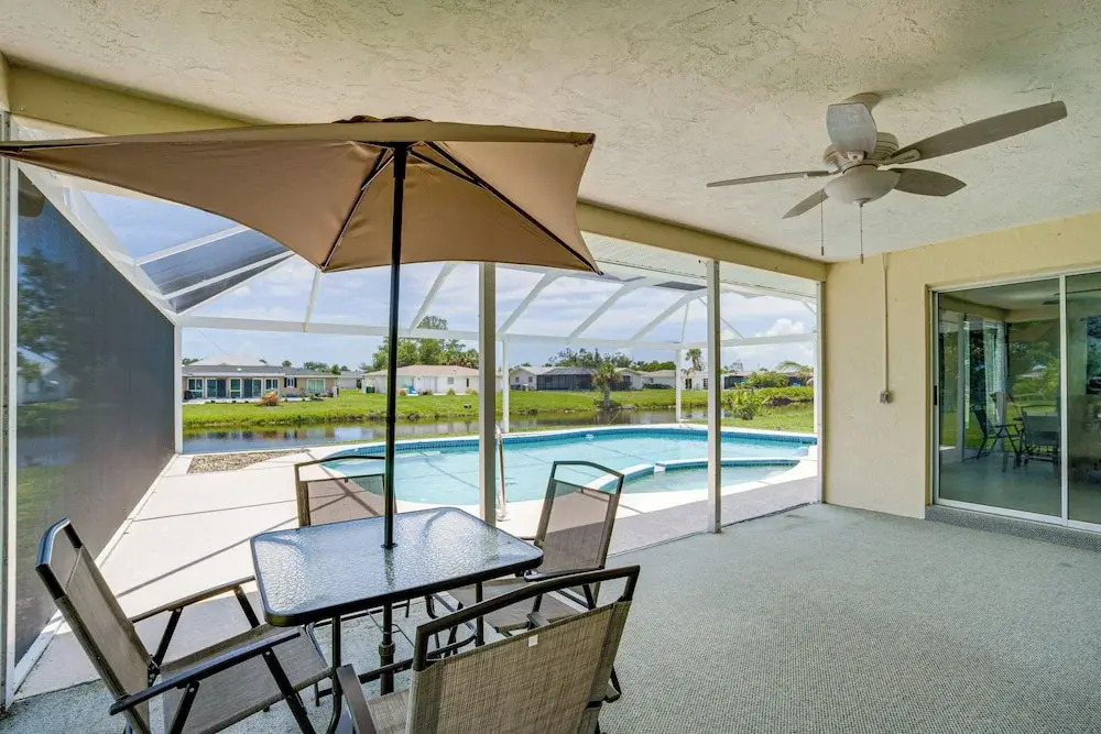 Pool & Spa: Canal-front Home Near Beaches