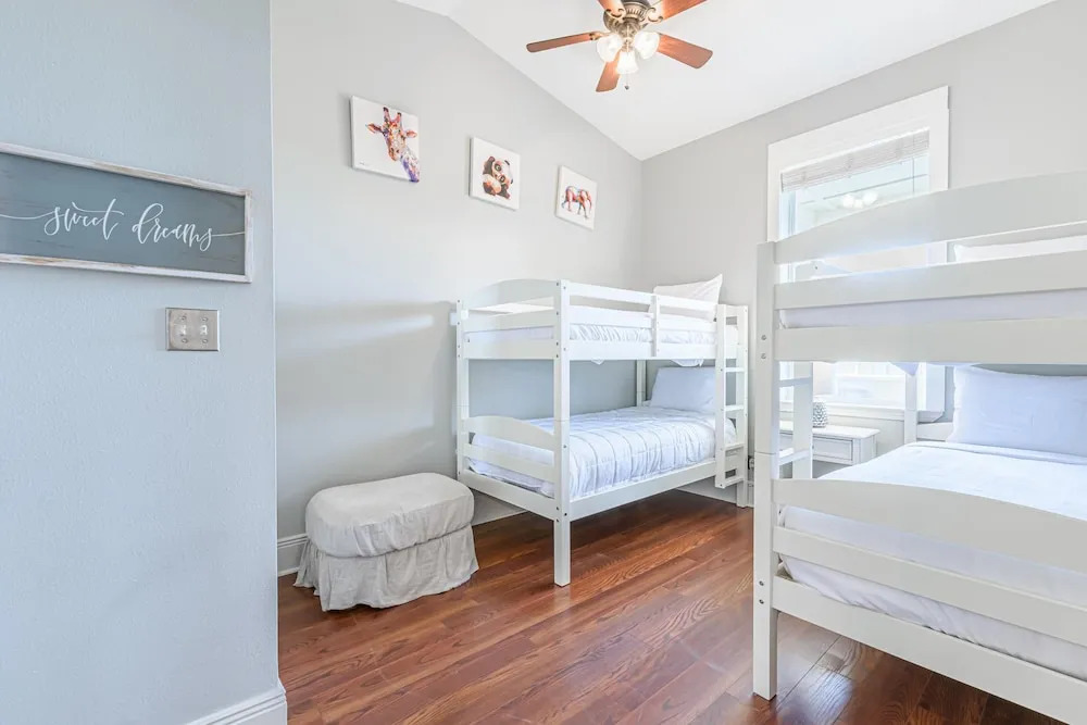 Topsail Village 824
