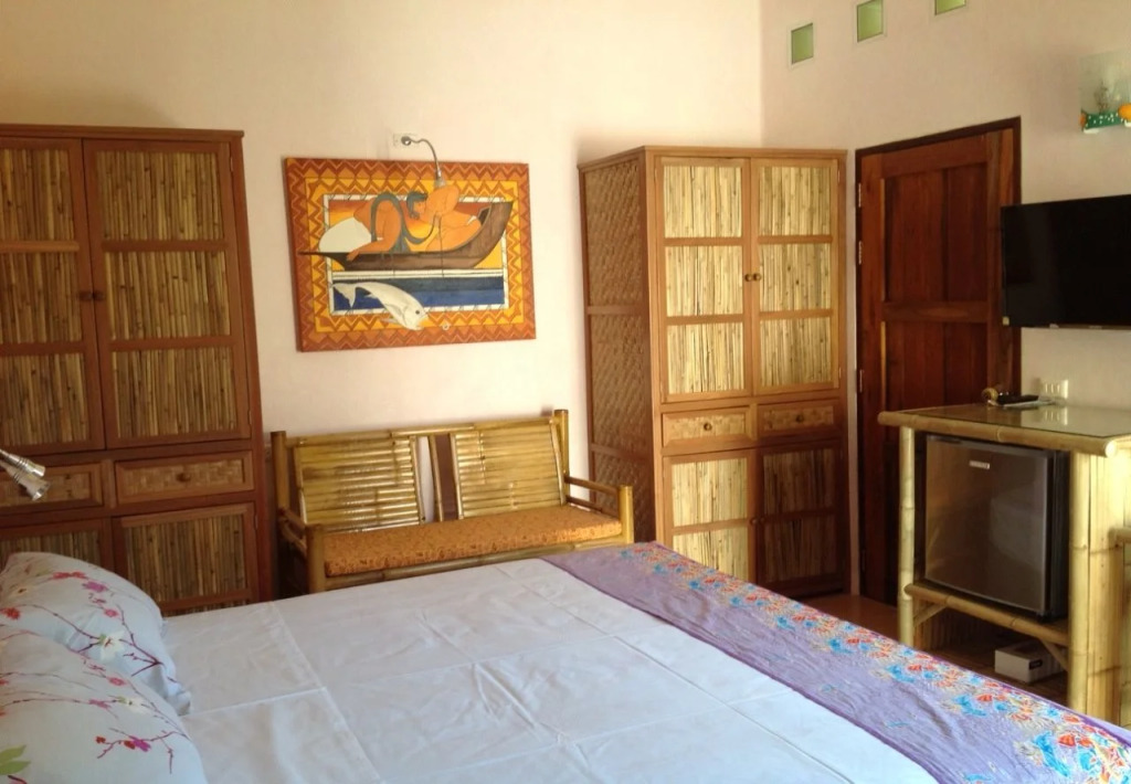 Arees Lagoon House