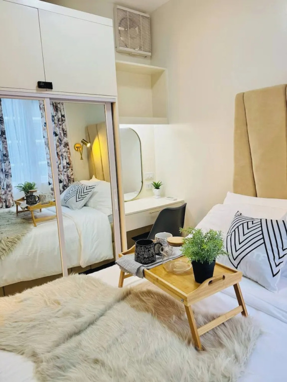 Stylish Condo Room in Iloilo City With Shared Pool