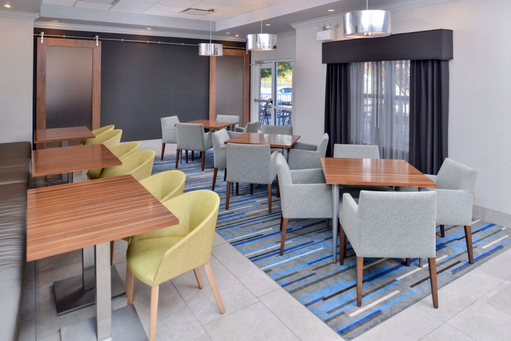 Holiday Inn Express Hotel & Suites St. Louis West-OFallon by IHG