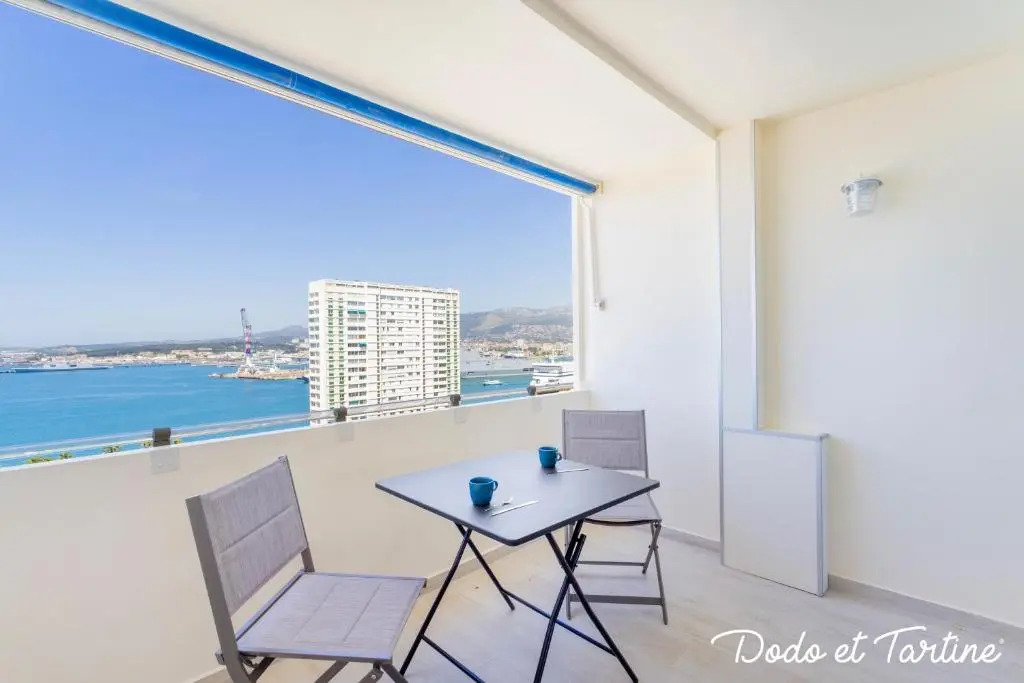 Sea view 3 bedroom with AC and parking - Dodo et Tartine