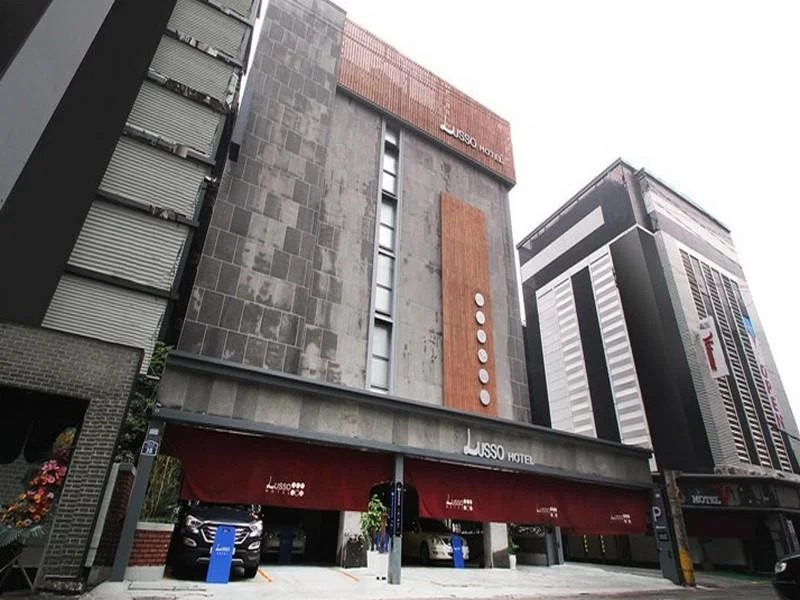 Lusso Hotel