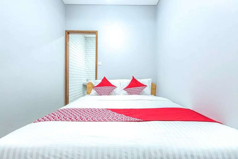 OYO 506 Moes Residence
